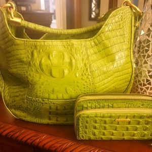 BRAHMIN HOBO W/ DOUBLE WALLET